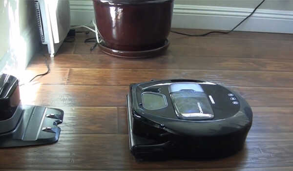 samsung robot vacuum cleaner cleaning