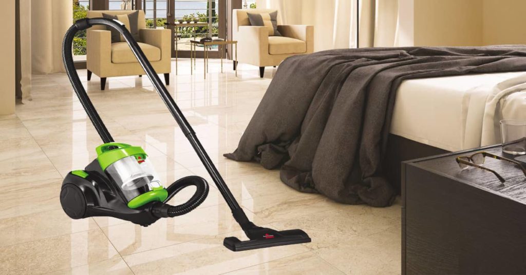 7 Best Vacuum Cleaner With Long Hose (Reviews)